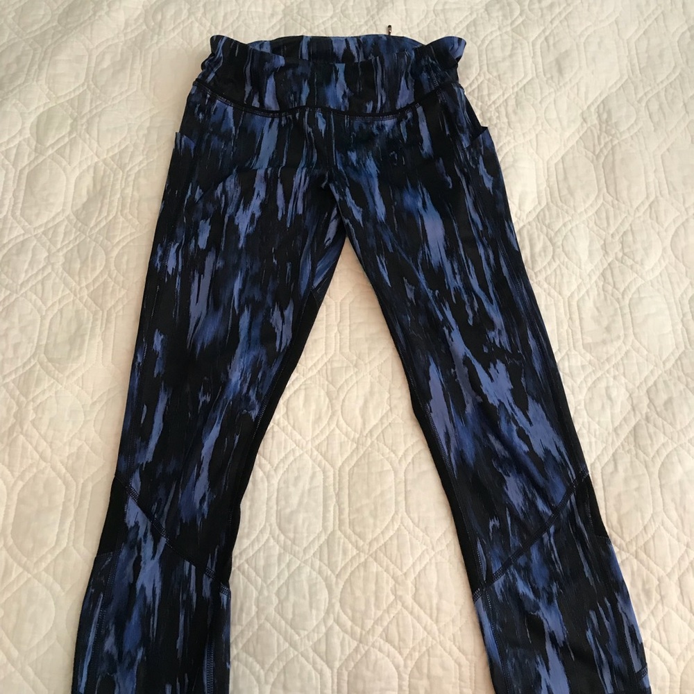 Lululemon blue crop leggings